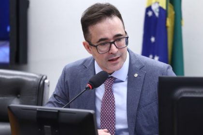 Comissão aprova autorização para refugiados trazerem animais ao Brasil