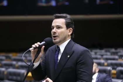 Comissão aprova projeto que cria títulos de crédito para financiar educação e inovação