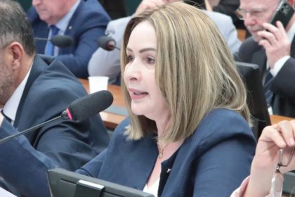 Comissão aprova repasse de recursos da educação de jovens e adultos para auxiliar alunos de baixa renda