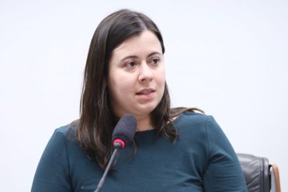 Comissão aprova medidas para inclusão de mulheres acima de 50 anos no mercado de trabalho