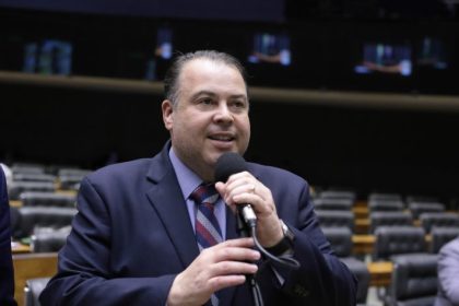 Comissão aprova retirada em até 24h de conteúdos que promovam desafios perigosos a crianças e adolescentes