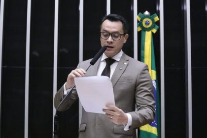 Comissão aprova projeto que dá previsão legal para Disque 100 e prioriza pessoa idosa na telessaúde