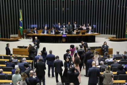 Especialistas defendem reforma administrativa com foco em melhores serviços e fim de privilégios