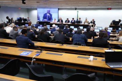 Comissão celebra acordo trabalhista e busca consensos ambientais para o setor portuário