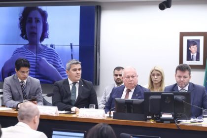 Hacker diz que Carla Zambelli mandou invadir sistema do CNJ para provar que era violável