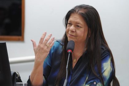 Comissão aprova inclusão da violência religiosa entre os tipos de violência psicológica contra a mulher