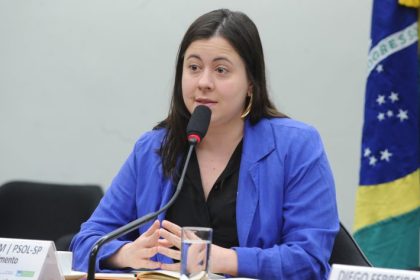 Projeto suspende remuneração de militares condenados por violência contra mulheres na ditadura