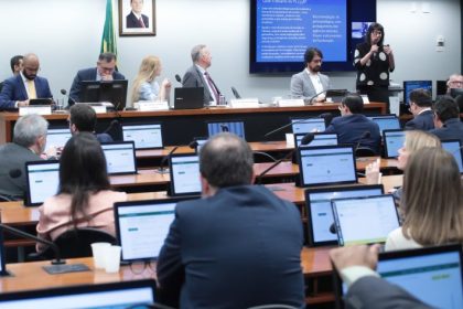 Especialistas voltam a defender flexibilização e soberania no uso da IA no Brasil