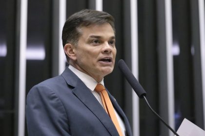 Comissão debate pagamentos fora do teto no serviço público