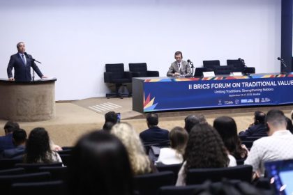 Fórum BRICS propõe ações conjuntas para combater pobreza e doenças