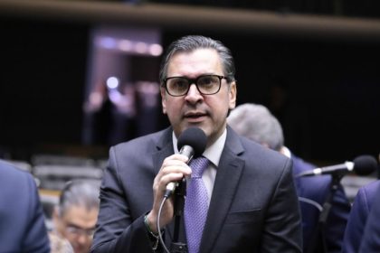 Projeto retira despesas temporárias com educação e saúde do limite de gasto previsto no arcabouço fiscal