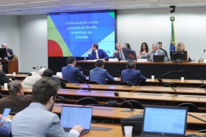 Ministro defende comunicação do governo e ressalta combate à desinformação e às fake news