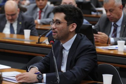 Comissão aprova acesso gratuito à agua potável e a sanitários a entregadores de aplicativos