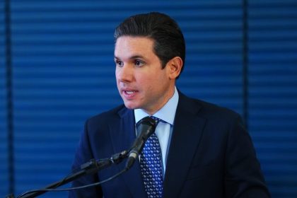 Hugo Motta defende diplomacia e espera solução para tarifas contra produtos brasileiros