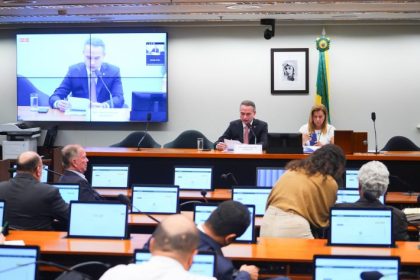 Conselho de Ética abre processo movido pelo PT contra Eduardo Bolsonaro