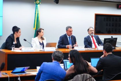 Azul e Gol negam processo de fusão em audiência na Câmara