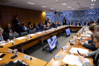 Motta marca votação do projeto do Imposto de Renda; relator diz que clima é de contribuição