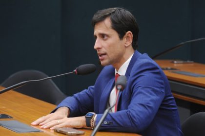 Comissão aprova campanha contra crimes digitais com uso de inteligência artificial