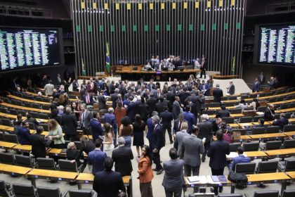 Câmara aprova MP que cria o programa Agora Tem Especialistas; acompanhe