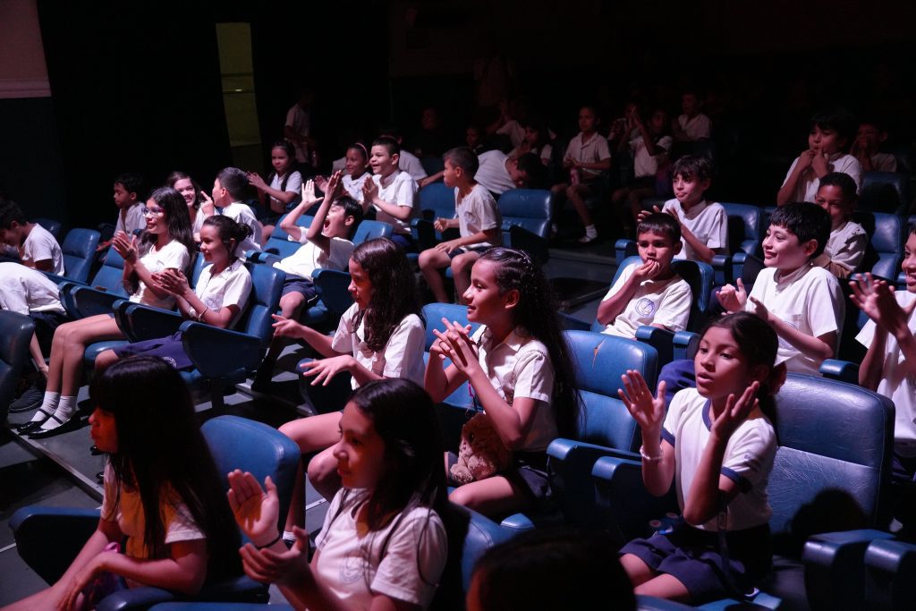 Temporada da Criança aproxima estudantes da cultura regional com o espetáculo ‘Lendas’