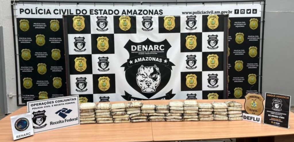 Cocaína avaliada em R$ 4,5 milhões é apreendida em rodas de caminhonete pela PC-AM e Receita Federal