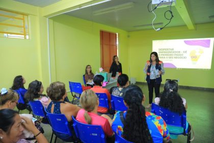 Prefeitura de Manaus promove palestras de empreendedorismo e geração de renda