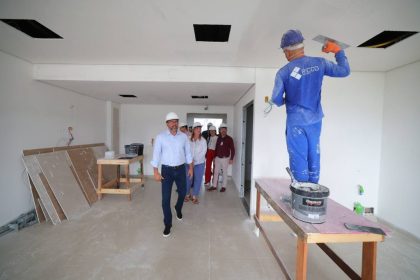 Governador Wilson Lima vistoria equipamentos e obras no Complexo Hospitalar Sul