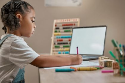 Comissões debatem uso da inteligência artificial e futuro da aprendizagem