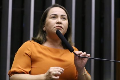 Comissão aprova obrigação de hospitais providenciarem acompanhante para pessoa com deficiência