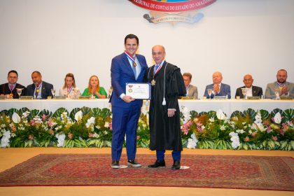 Vice-prefeito Renato Junior recebe Colar do Mérito do TCE-AM pela contribuição no fortalecimento da boa governança e da responsabilidade fiscal no Estado