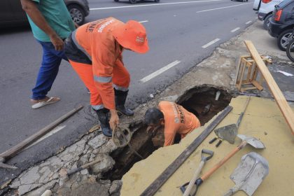 Prefeitura inicia obra emergencial na avenida Constantino Nery após rompimento de drenagem