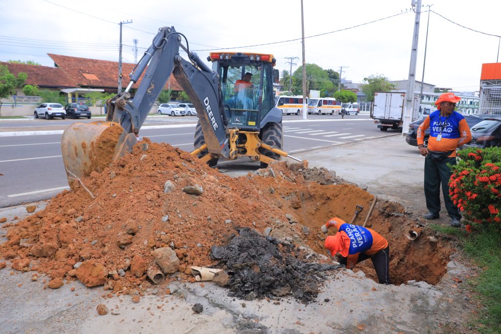 Prefeitura de Manaus inicia intervenção em rede de drenagem profunda na avenida Lourenço da Silva Braga