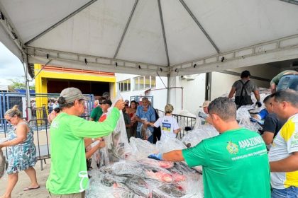 Governo Presente: ADS doa nove toneladas de peixe e promove edição especial da Feira de Produtos Regionais na zona norte