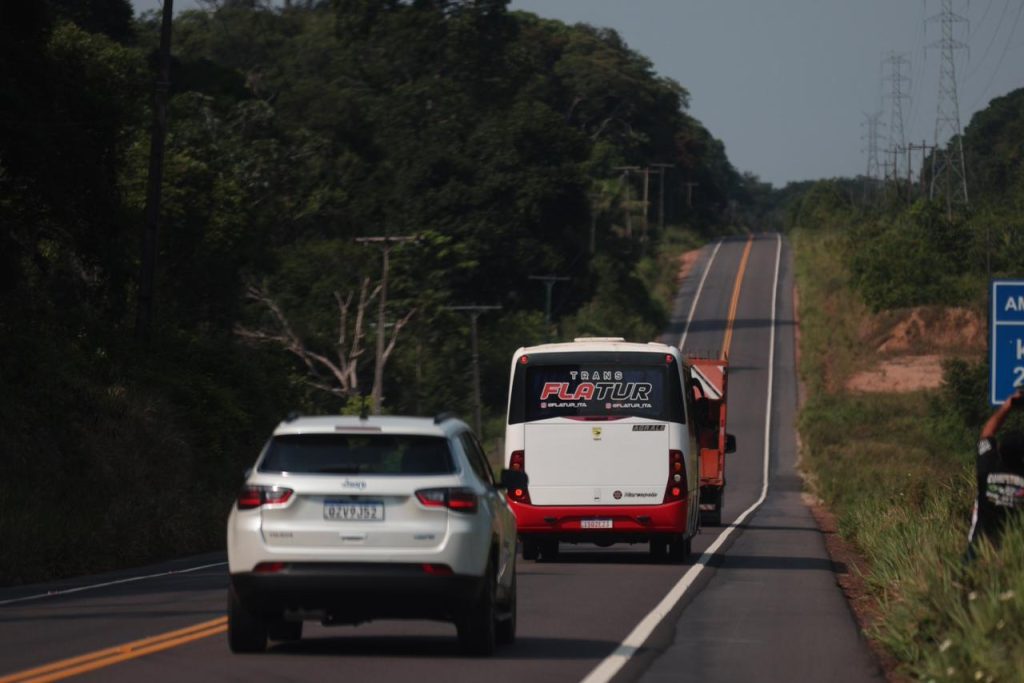 Com entrega da primeira etapa da AM-010, Governo do Amazonas beneficia escoamento da produção rural