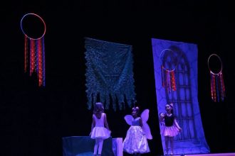 Espatódea Trupe celebra dez anos levando encanto e aprendizado ao palco do Teatro Amazonas