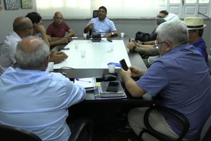 Governo do Amazonas e escolas de samba definem prazos e regras para Carnaval 2026 em reunião