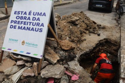 Prefeitura de Manaus atende solicitação de moradores e trabalha na recuperação da rede de drenagem profunda em via do bairro Japiim 