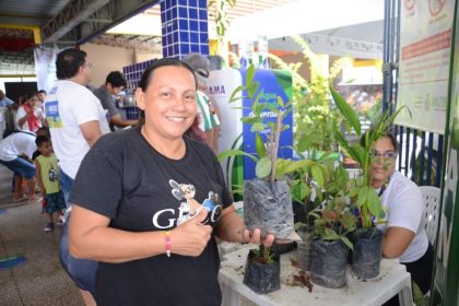 Ipaam realiza distribuição de mudas no Governo Presente e reforça arborização em Manaus