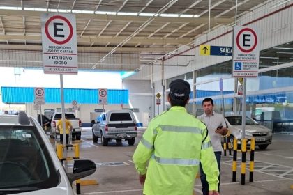 Prefeitura reforça fiscalização na zona Norte e remove veículo por irregularidade em Manaus