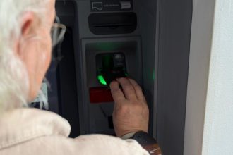 Polícia Civil alerta idosos sobre golpes e reforça atenção nas agências bancárias