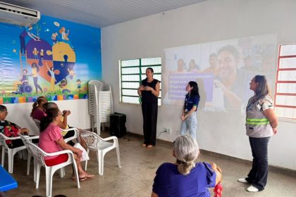 Procon Manaus realiza palestra sobre tarifa social e Tarifa 10 para orientar consumidores vulneráveis em Manaus