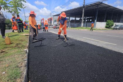 Prefeitura de Manaus reforça infraestrutura na avenida Nathan Xavier com serviço de manutenção asfáltica