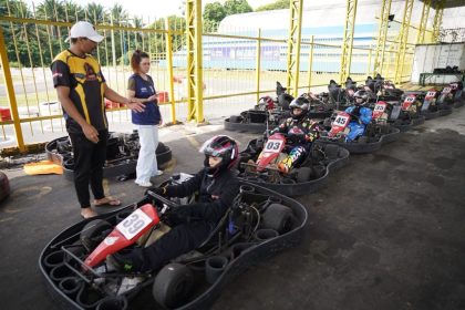 Governo do Amazonas inicia aulas de kart na Vila Olímpica de Manaus
