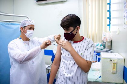 Prefeitura oferta vacina contra HPV em dose única para adolescentes de 15 a 19 anos até dezembro
