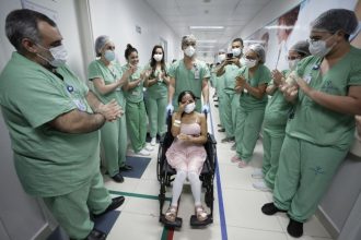 Em menos de 15 dias, paciente do primeiro transplante de fígado do Delphina Aziz recebe alta
