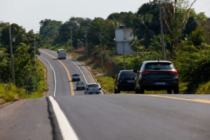 Governo do Amazonas entrega 142 km reconstruídos da rodovia AM-010 e amplia escoamento da produção e turismo