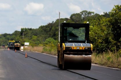 Governo entrega primeira etapa da AM-010 com 142 quilômetros pavimentados e ligação entre Manaus, Rio Preto da Eva e Itacoatiara