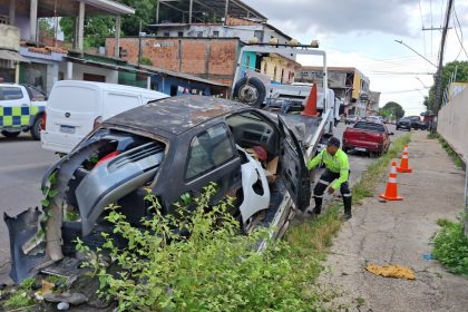 Prefeitura de Manaus intensifica operação ‘Sucata’ e remove veículos abandonados na zona Norte