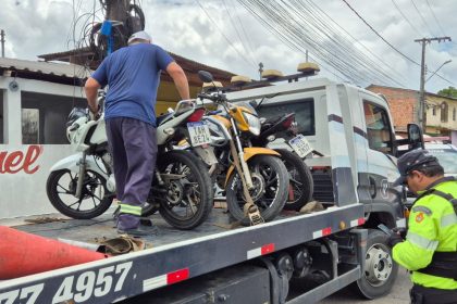 Prefeitura de Manaus via IMMU intensifica fiscalização de motocicletas e remove 13 veículos no bairro Novo Israel