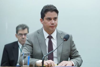 Comissão aprova exigência de boas práticas de fabricação para registro de medicamentos